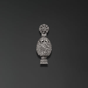 Christmas. Easter Egg with an Image of the  Reigning Icon of Our Lady photo b